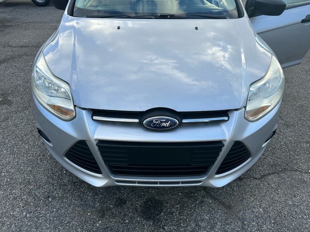 Ford Focus 4dr Sdn S 2012