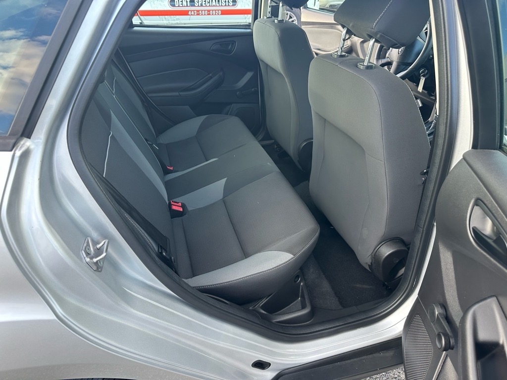 Ford Focus 4dr Sdn S 2012