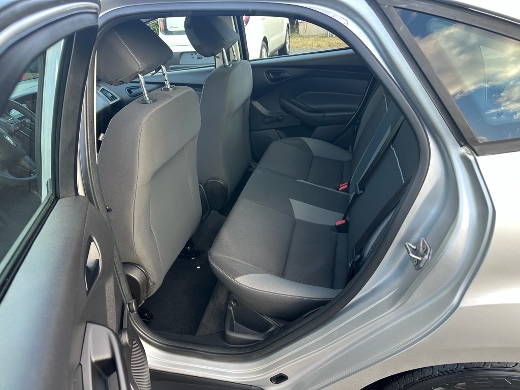 Ford Focus 4dr Sdn S 2012