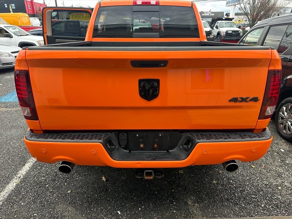 RAM 1500 4WD Crew Cab 140.5" Sport 2015