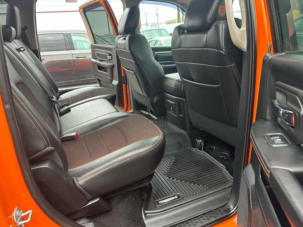 RAM 1500 4WD Crew Cab 140.5" Sport 2015