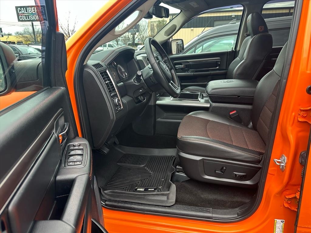 RAM 1500 4WD Crew Cab 140.5" Sport 2015