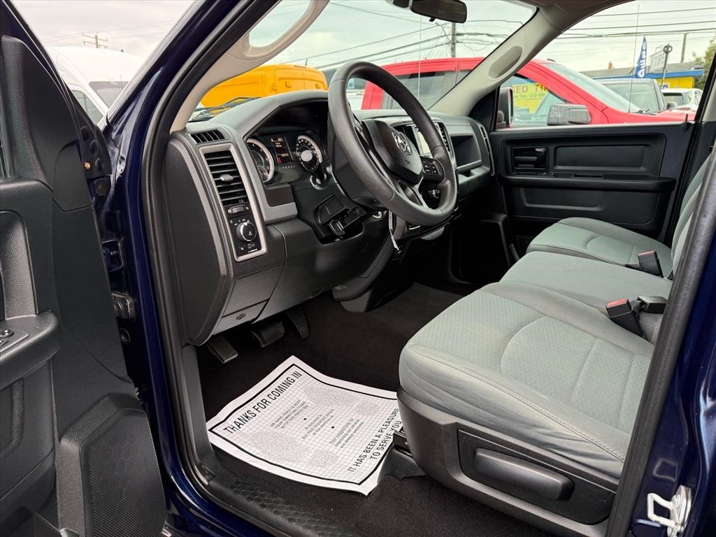 RAM 1500 Express 4x4 Quad Cab 6'4" Box 2018