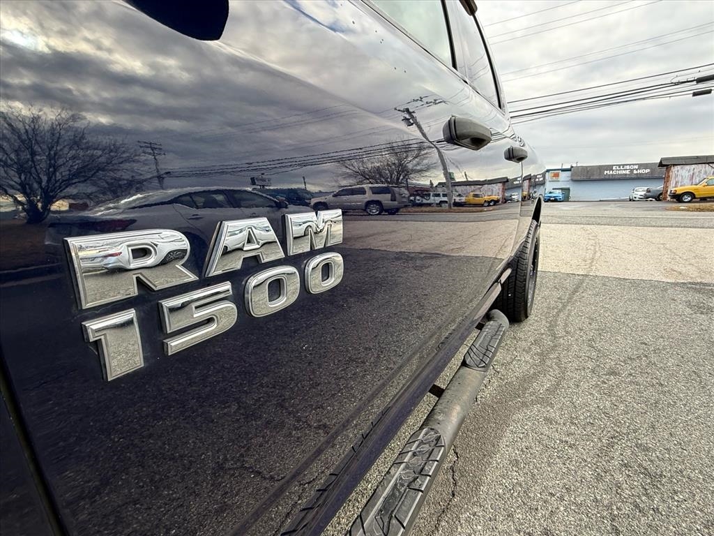 RAM 1500 Express 4x4 Quad Cab 6'4" Box 2018