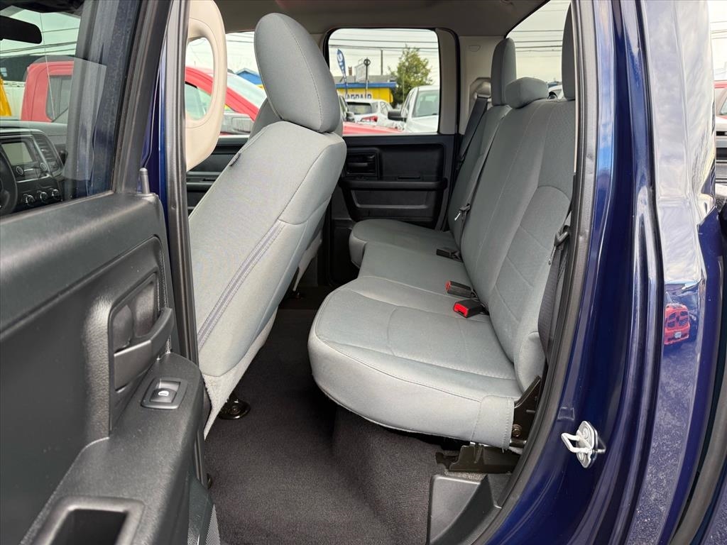 RAM 1500 Express 4x4 Quad Cab 6'4" Box 2018