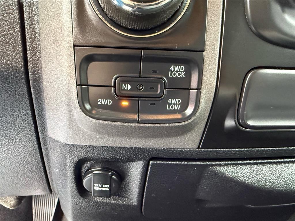 RAM 1500 Express 4x4 Quad Cab 6'4" Box 2018