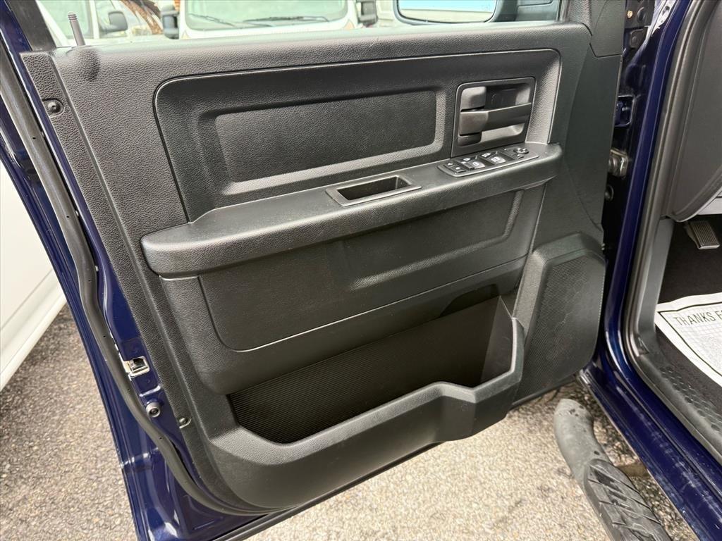 RAM 1500 Express 4x4 Quad Cab 6'4" Box 2018