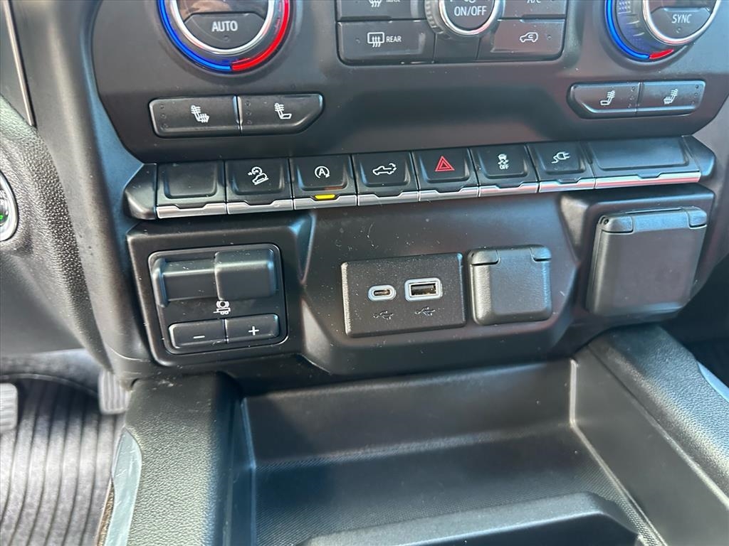 Chevrolet Silverado 1500 4WD Double Cab 147" RST 2020