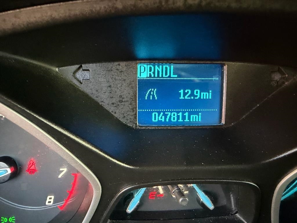 Ford Focus 4dr Sdn S 2014