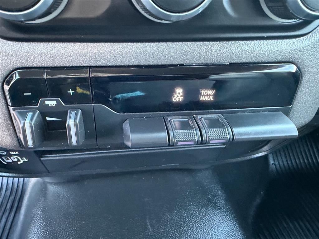 RAM 2500 Tradesman 4x2 Reg Cab 8' Box 2019