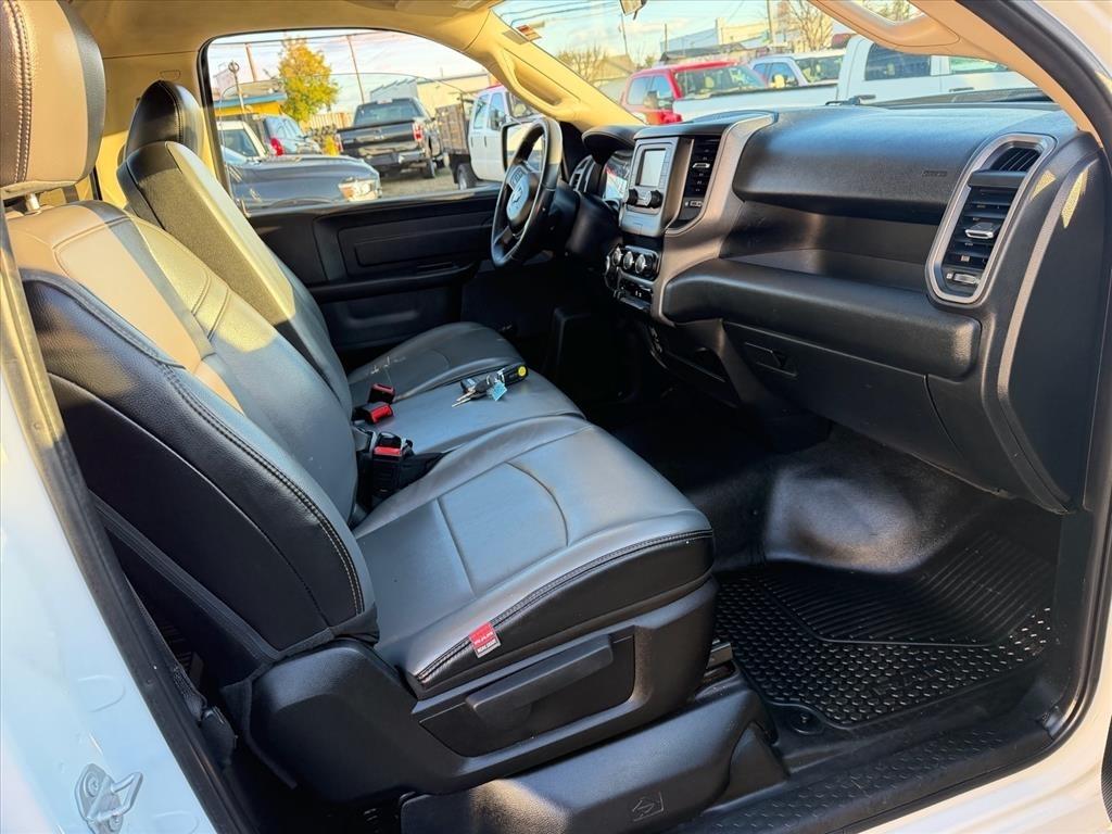 RAM 2500 Tradesman 4x2 Reg Cab 8' Box 2019