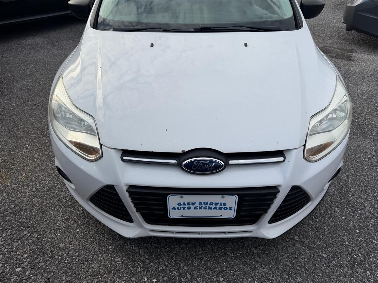 Ford Focus 4dr Sdn S 2014