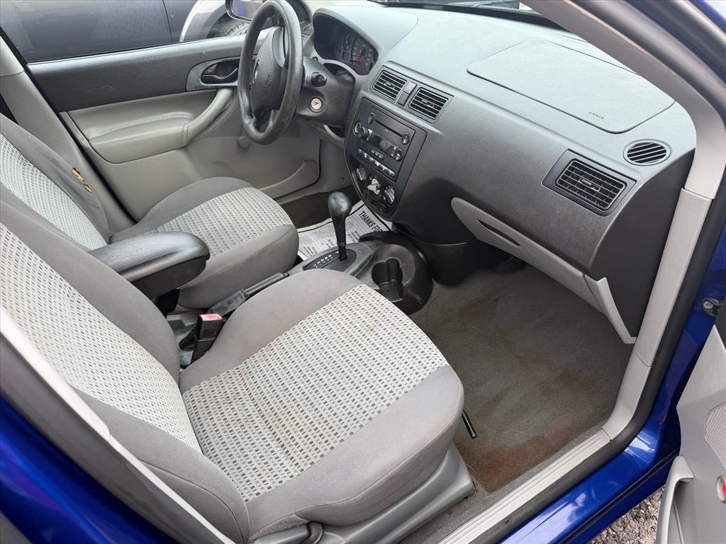 Ford Focus 4dr Sdn ZX4 SES 2006