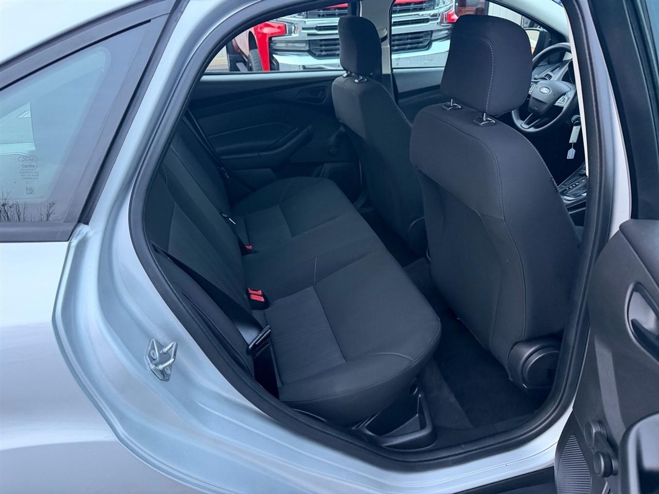 Ford Focus S Sedan 2018