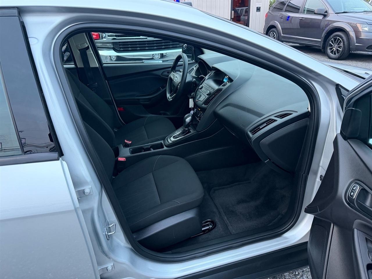 Ford Focus S Sedan 2018