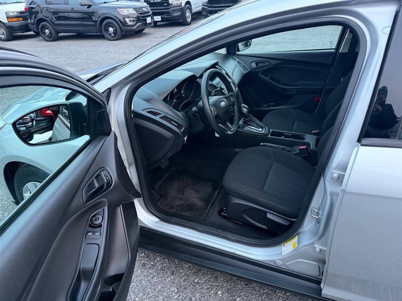 Ford Focus S Sedan 2018