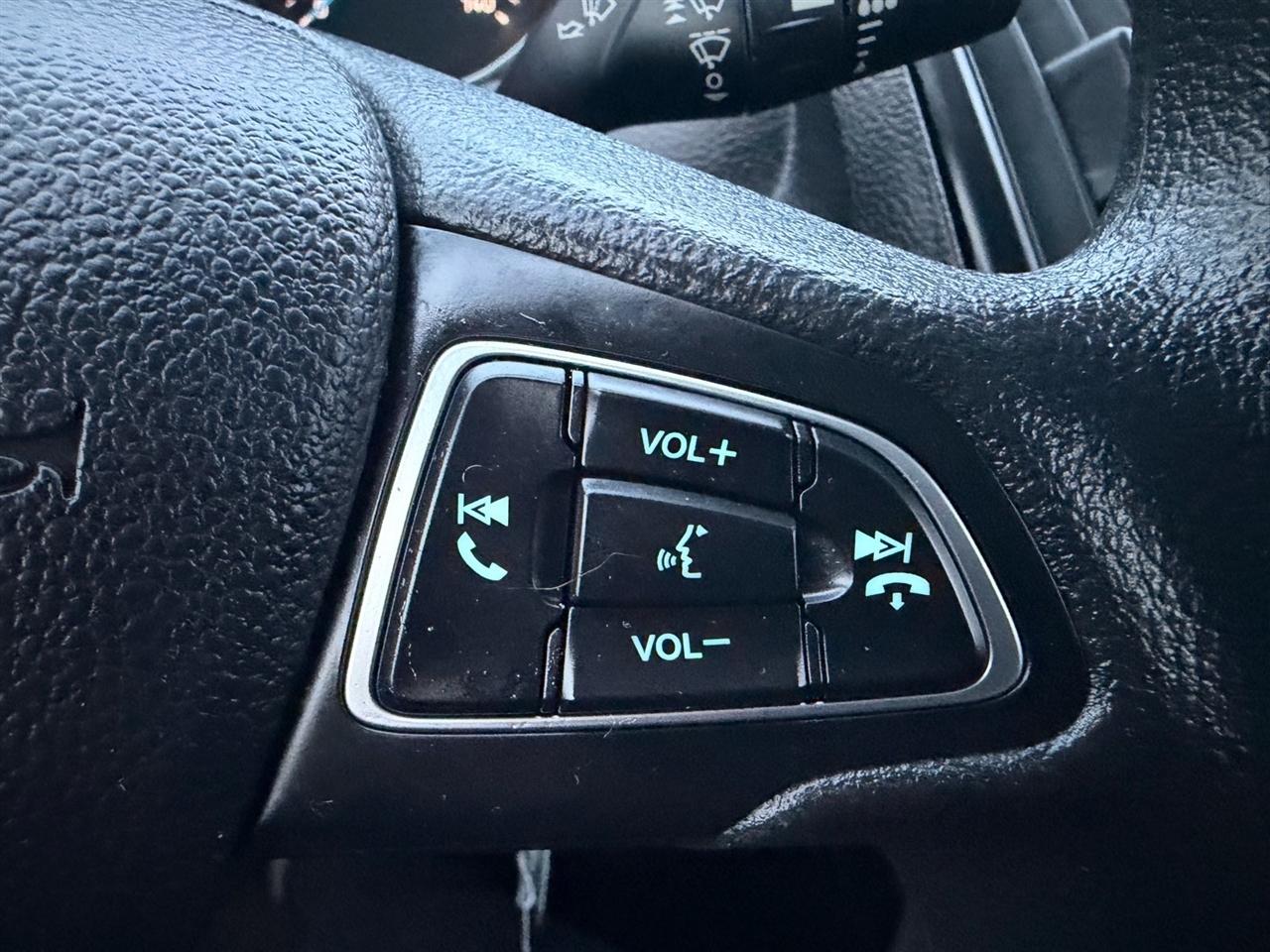 Ford Focus S Sedan 2018