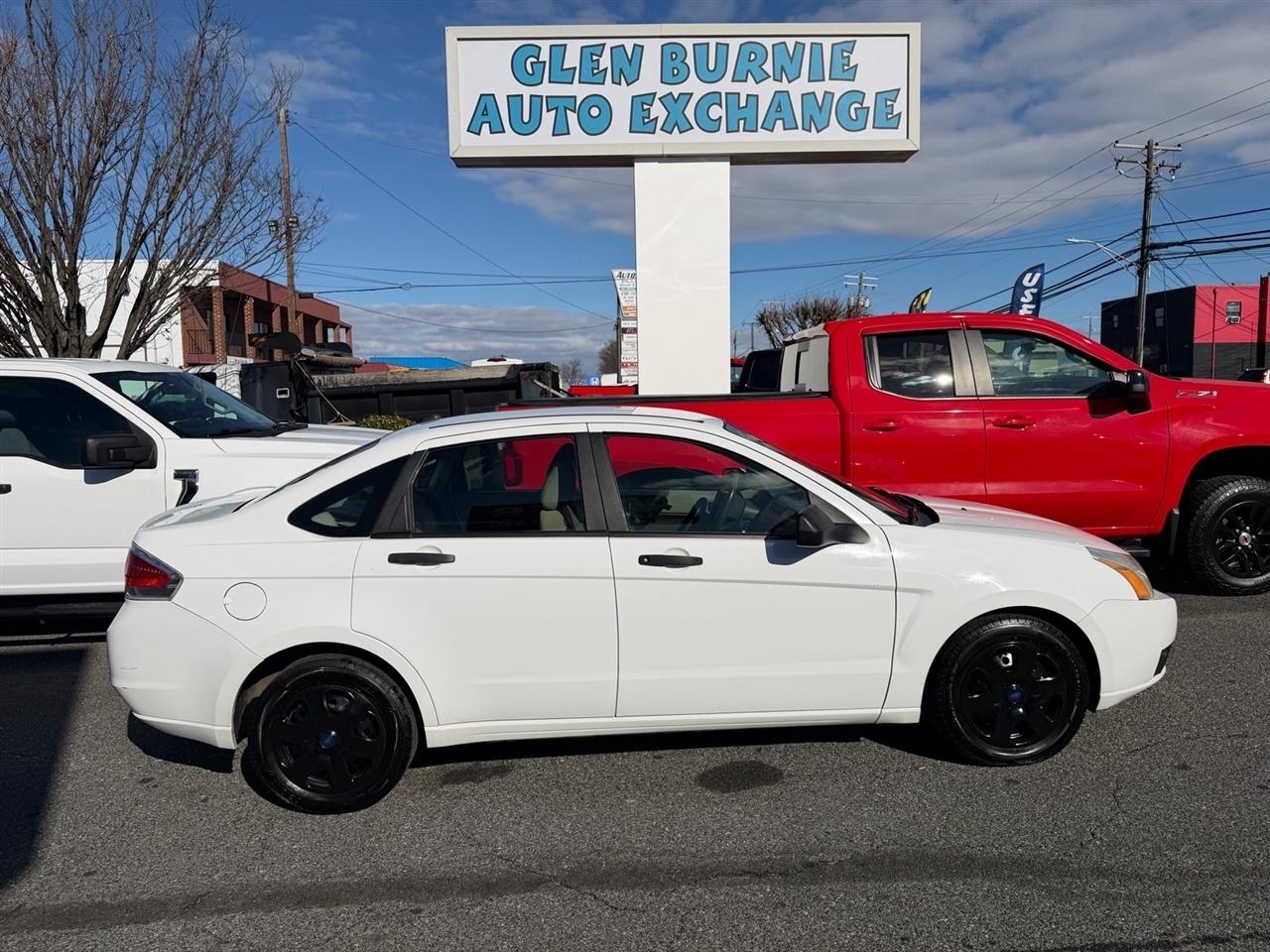 Ford Focus 4dr Sdn S 2008