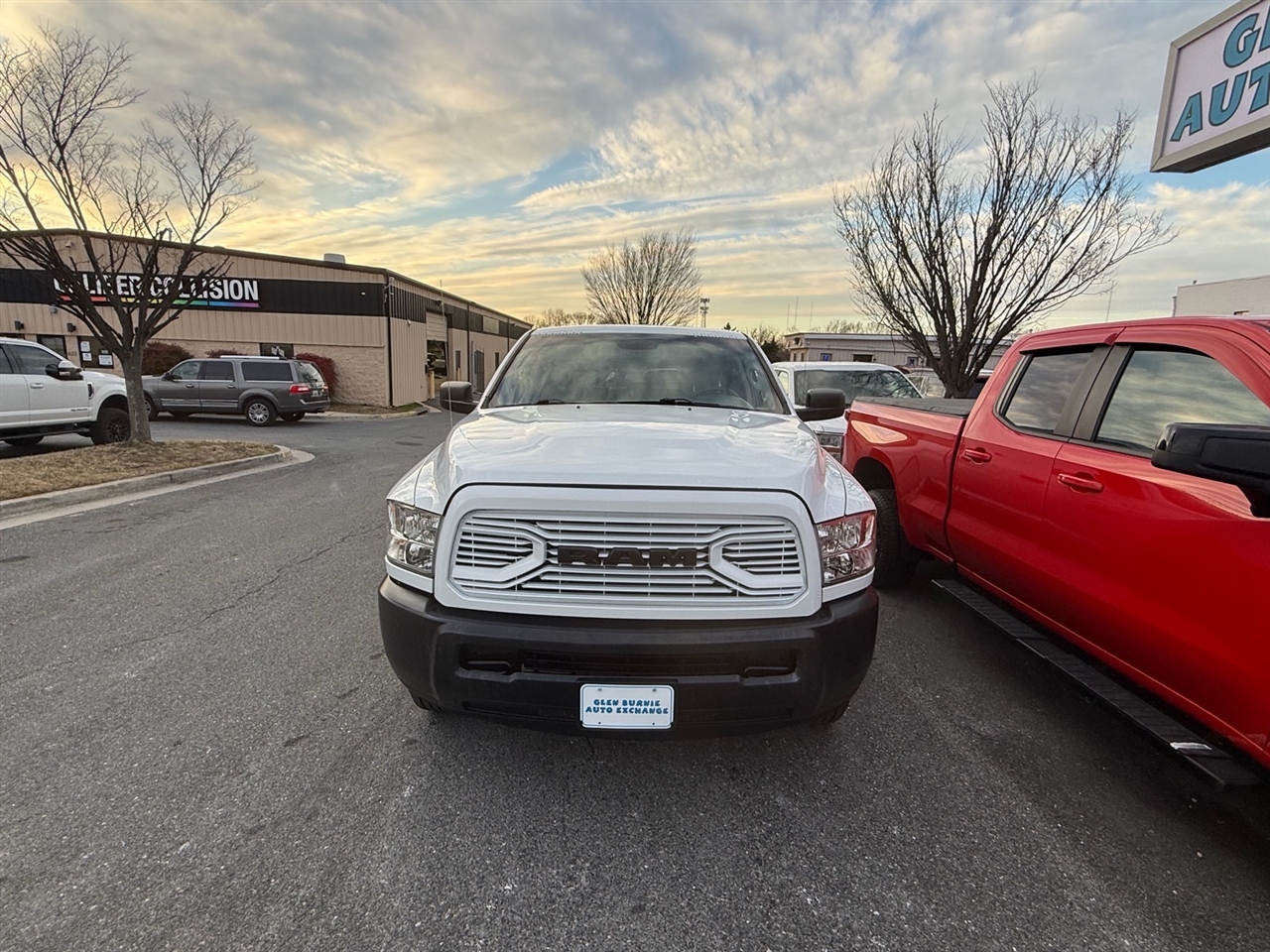 RAM 2500 Tradesman 4x4 Crew Cab 6'4" Box 2018