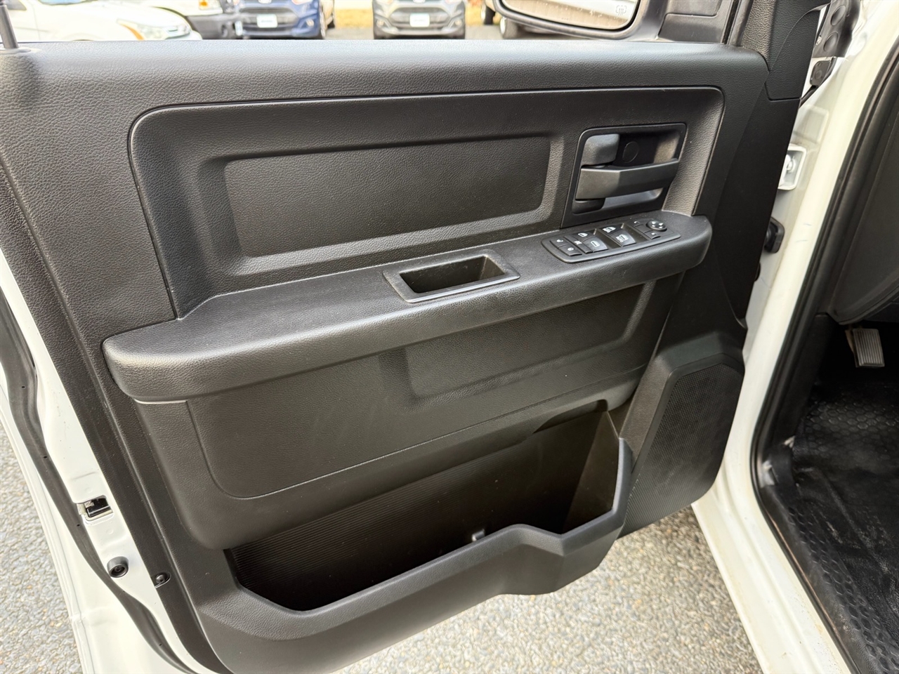 RAM 2500 Tradesman 4x4 Crew Cab 6'4" Box 2018