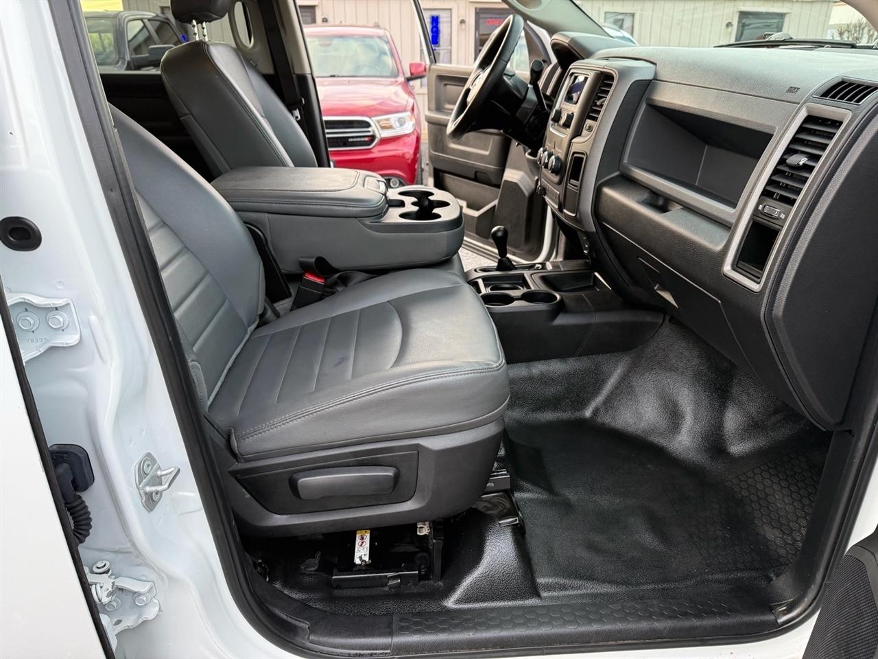 RAM 2500 Tradesman 4x4 Crew Cab 6'4" Box 2018