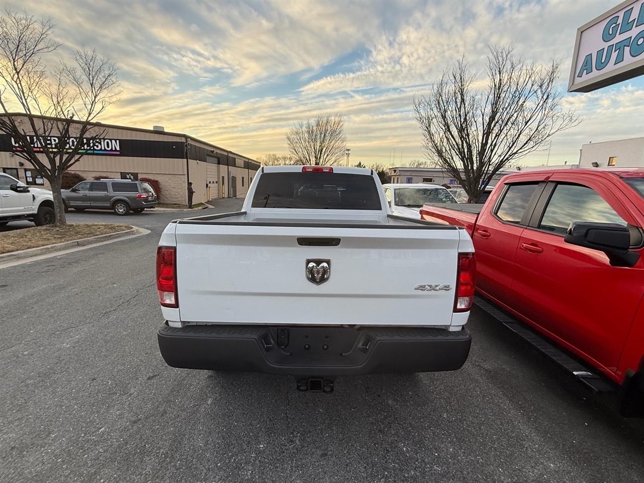 RAM 2500 Tradesman 4x4 Crew Cab 6'4" Box 2018