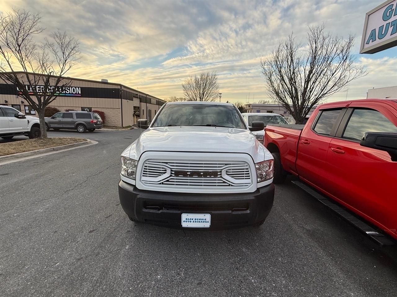 RAM 2500 Tradesman 4x4 Crew Cab 6'4" Box 2018