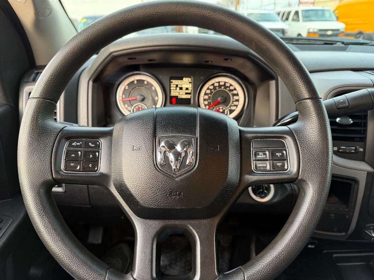 RAM 2500 Tradesman 4x4 Crew Cab 6'4" Box 2018