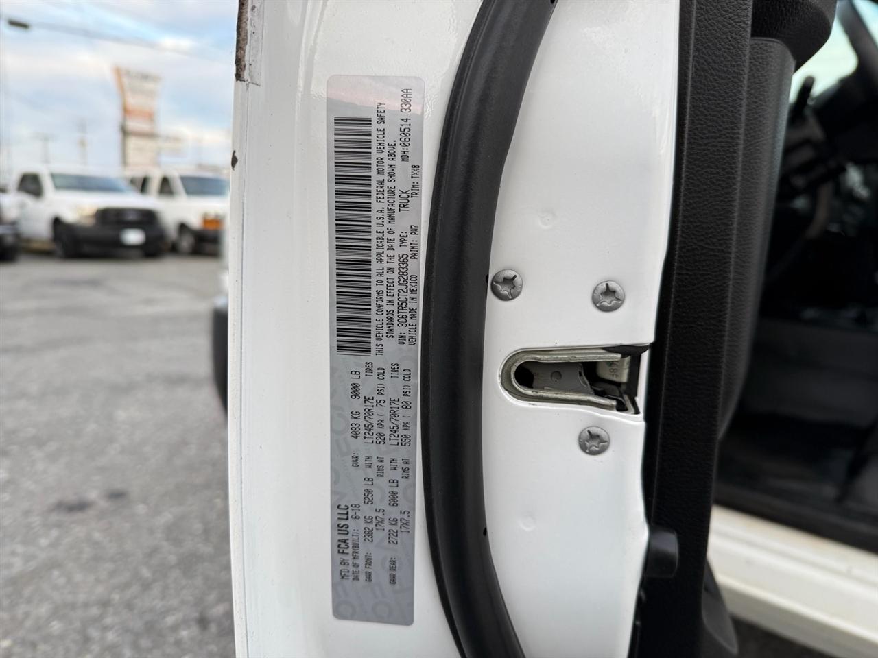 RAM 2500 Tradesman 4x4 Crew Cab 6'4" Box 2018