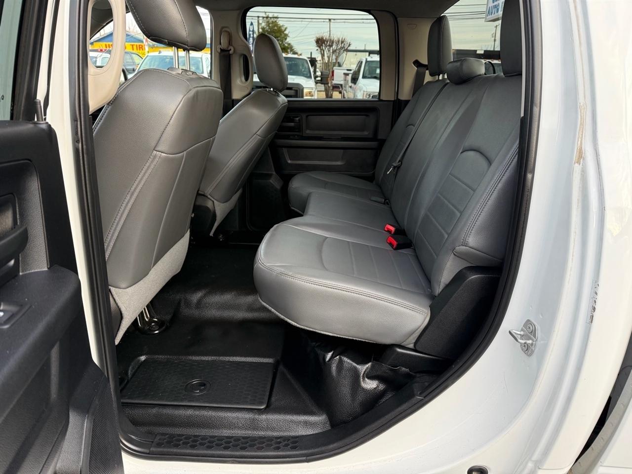 RAM 2500 Tradesman 4x4 Crew Cab 6'4" Box 2018