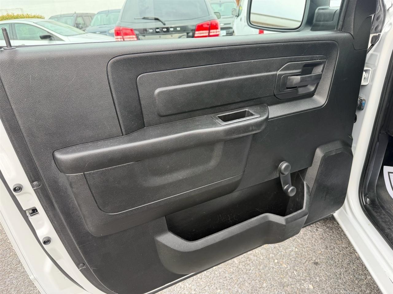 RAM 1500 Classic Tradesman 4x2 Reg Cab 8' Box 2019