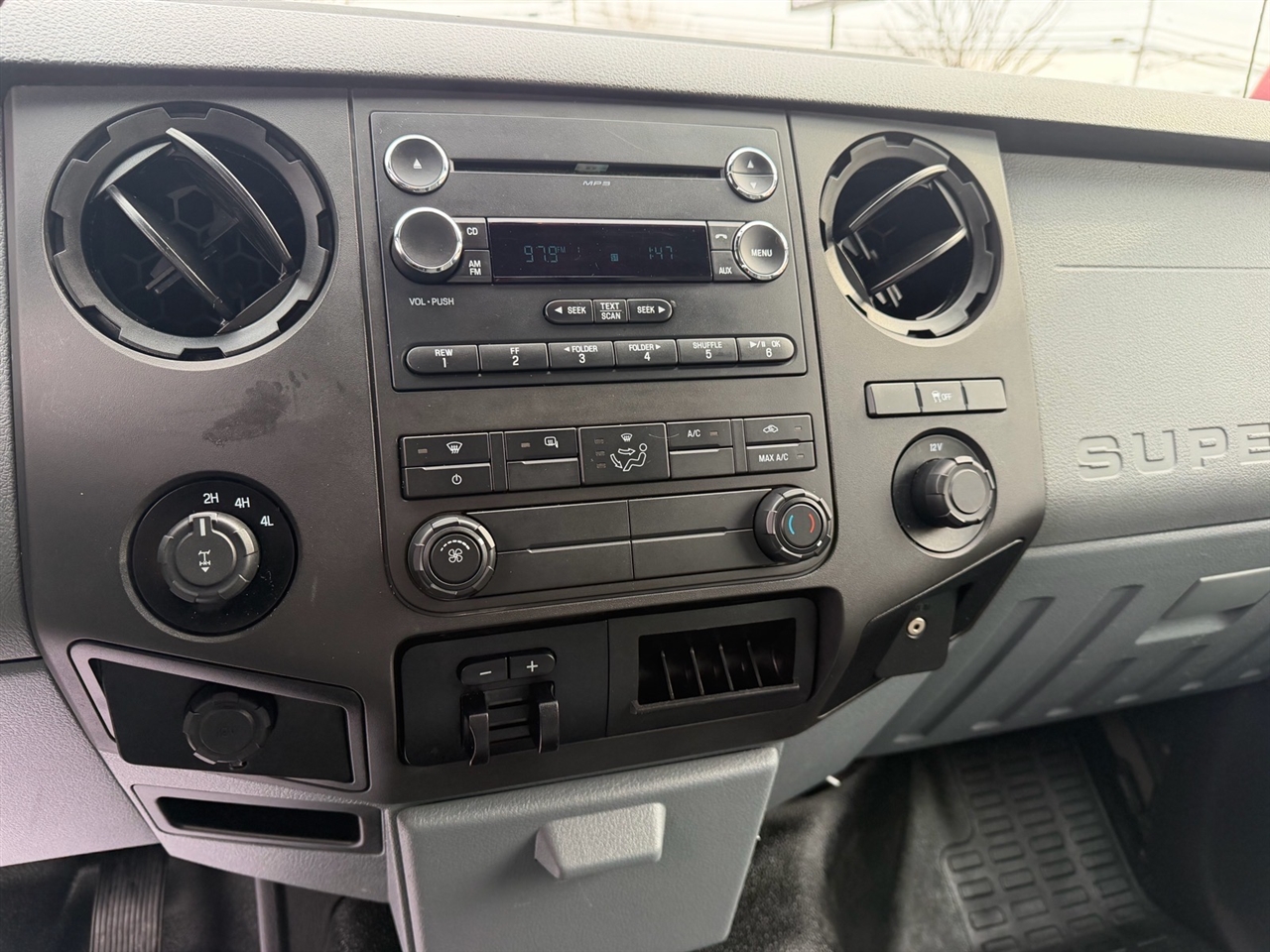 Ford Super Duty F-250 SRW 4WD Crew Cab 172" XL 2015