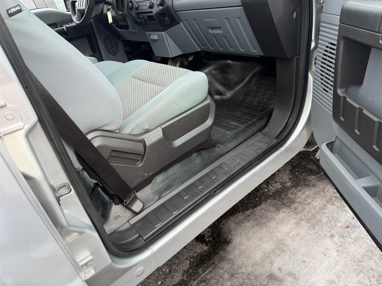 Ford Super Duty F-250 SRW 4WD Crew Cab 172" XL 2015