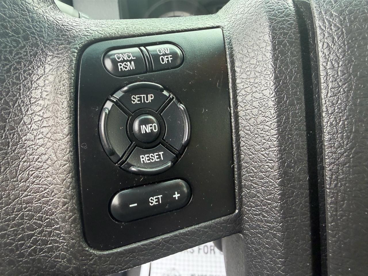 Ford Super Duty F-250 SRW 4WD Crew Cab 172" XL 2015