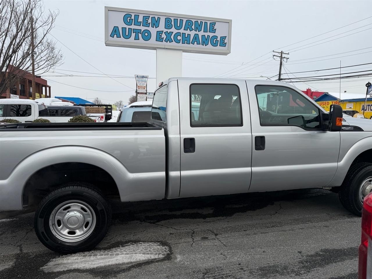 Ford Super Duty F-250 SRW 4WD Crew Cab 172" XL 2015