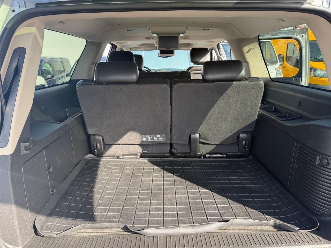 Chevrolet Suburban 4WD 4dr 1500 LTZ 2012