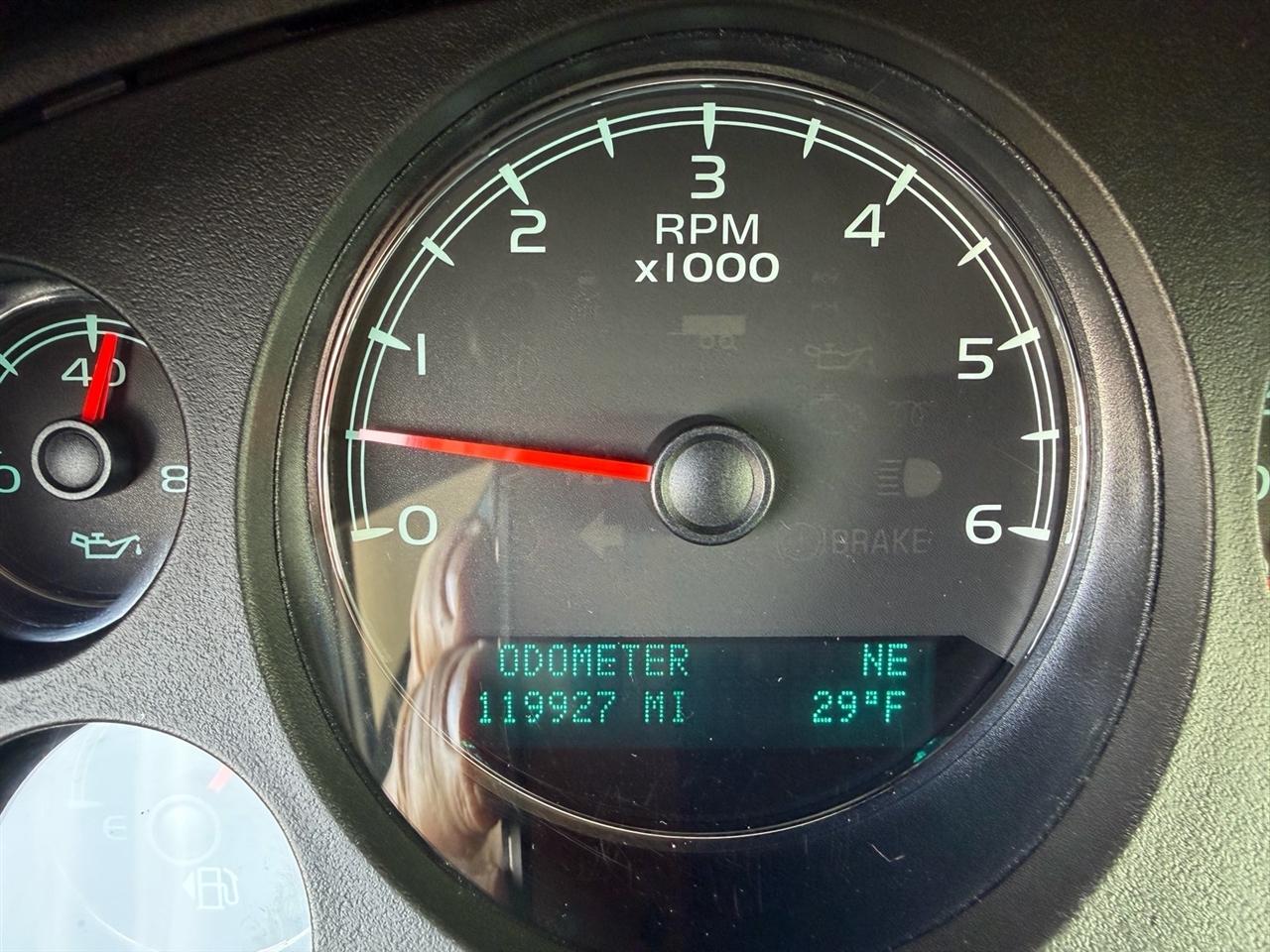 Chevrolet Suburban 4WD 4dr 1500 LTZ 2012