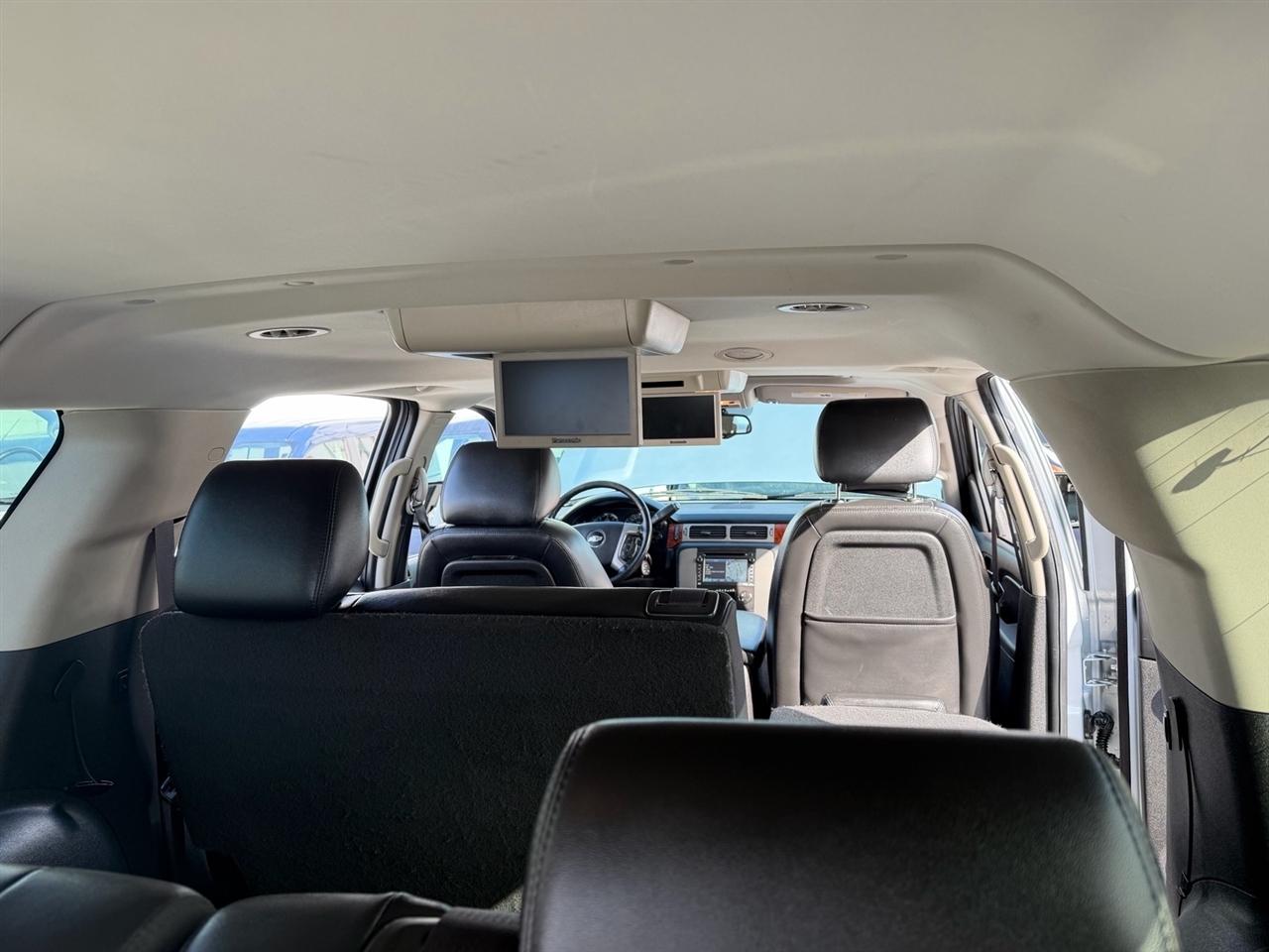 Chevrolet Suburban 4WD 4dr 1500 LTZ 2012