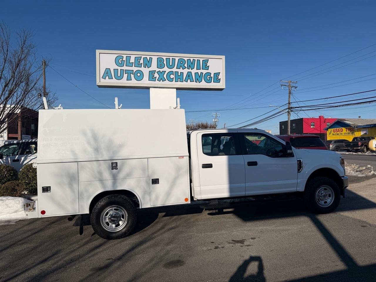 Ford Super Duty F-350 SRW XL 4WD Crew Cab 179" WB 60" CA 2021