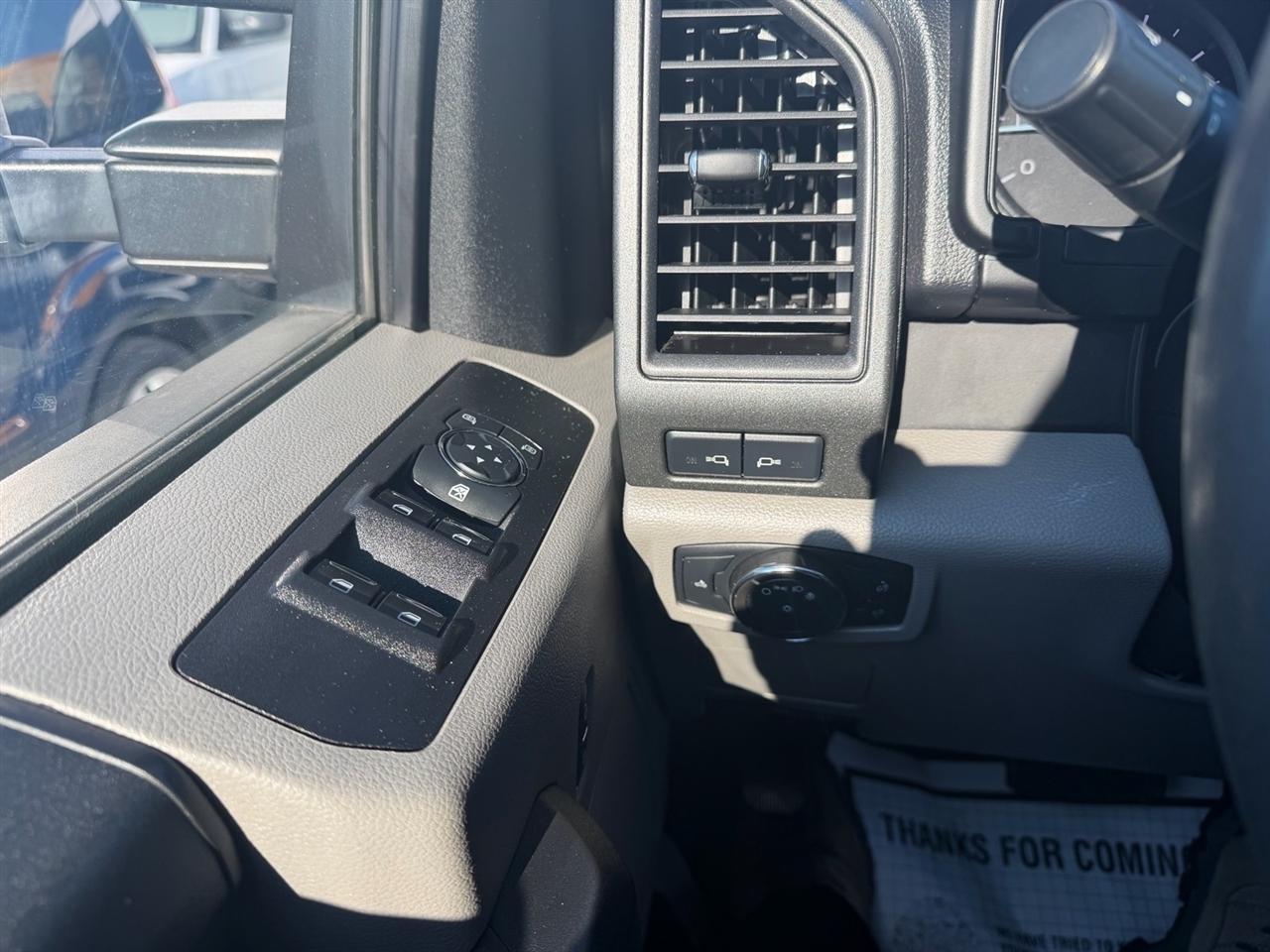 Ford Super Duty F-350 SRW XL 4WD Crew Cab 179" WB 60" CA 2021