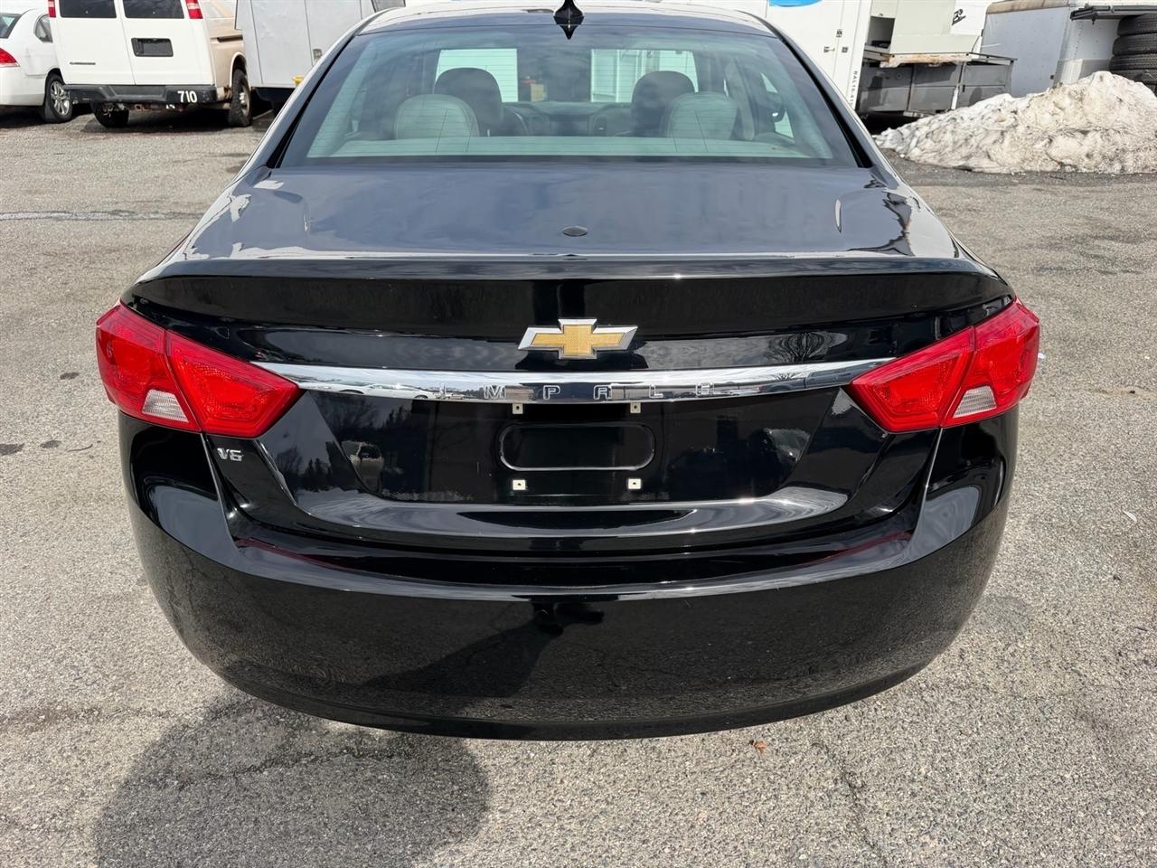 Chevrolet Impala 4dr Sdn LS w/1FL 2019