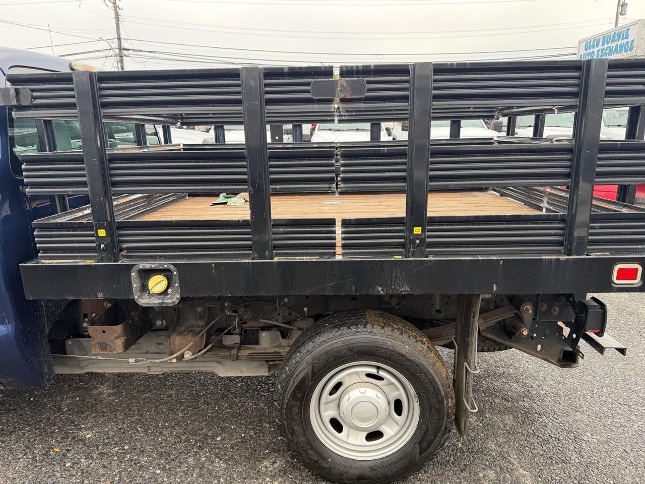Ford Super Duty F-250 SRW 2WD Reg Cab 137" XLT 2012