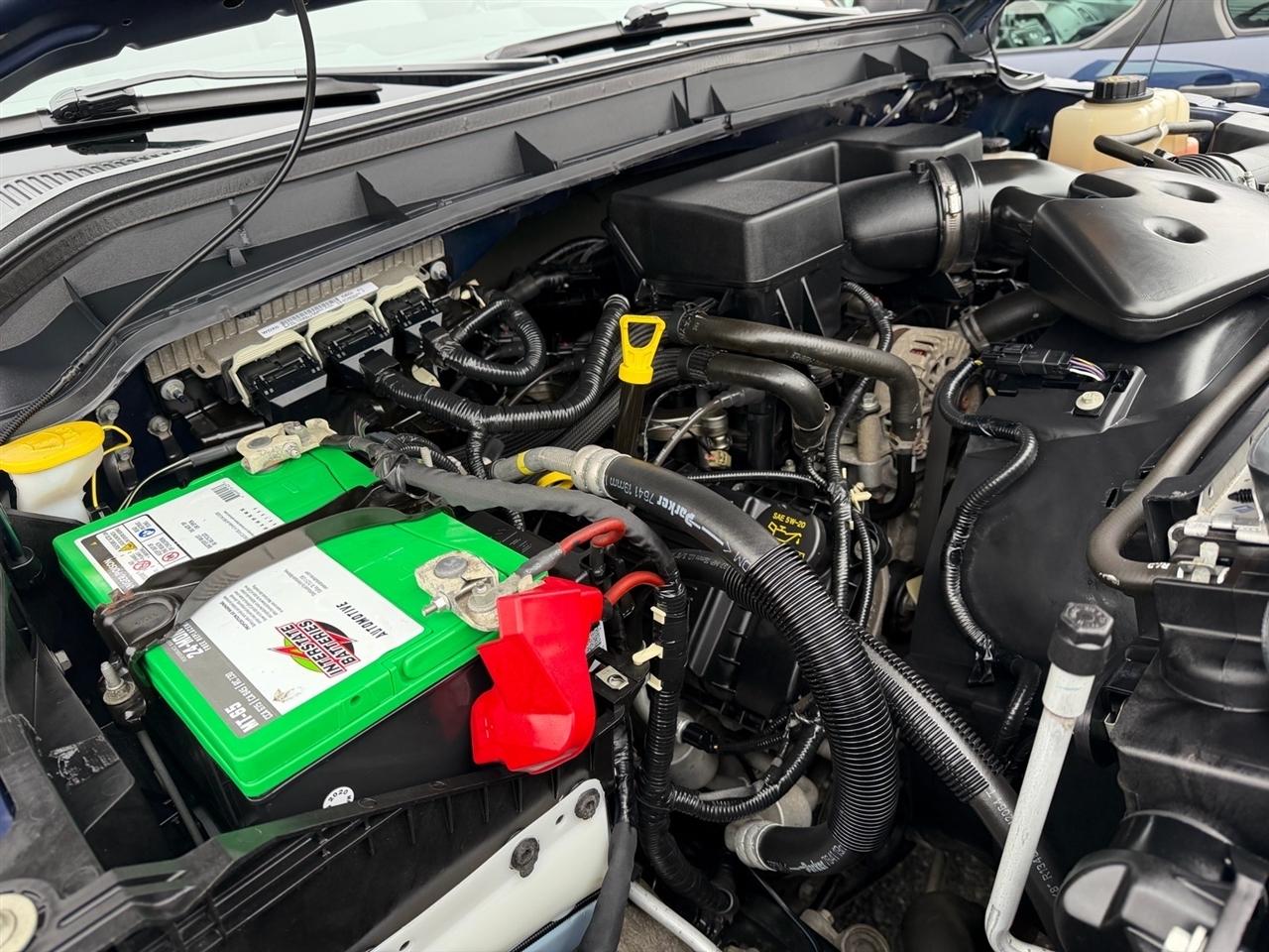 Ford Super Duty F-250 SRW 2WD Reg Cab 137" XLT 2012