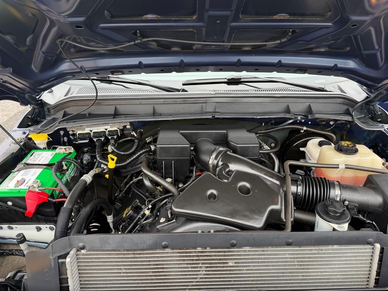 Ford Super Duty F-250 SRW 2WD Reg Cab 137" XLT 2012