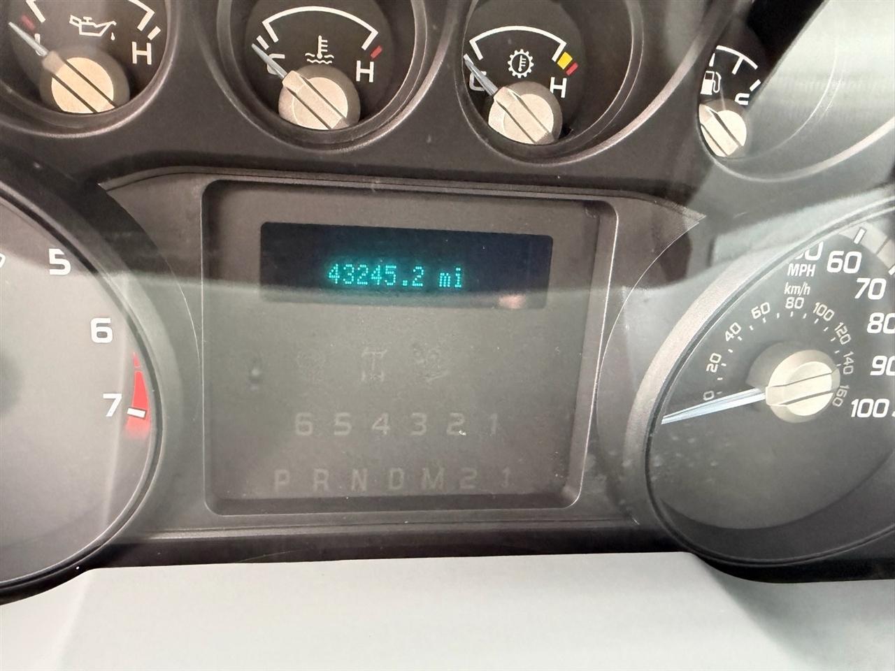 Ford Super Duty F-250 SRW 2WD Reg Cab 137" XLT 2012