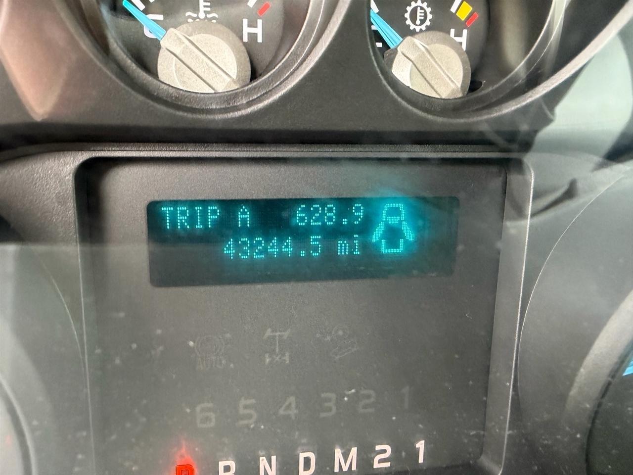 Ford Super Duty F-250 SRW 2WD Reg Cab 137" XLT 2012