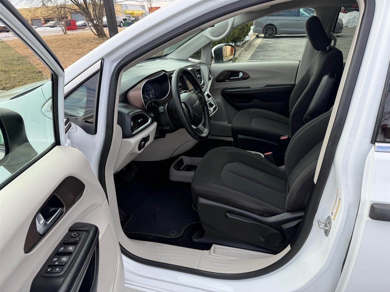 Chrysler Voyager L FWD 2020