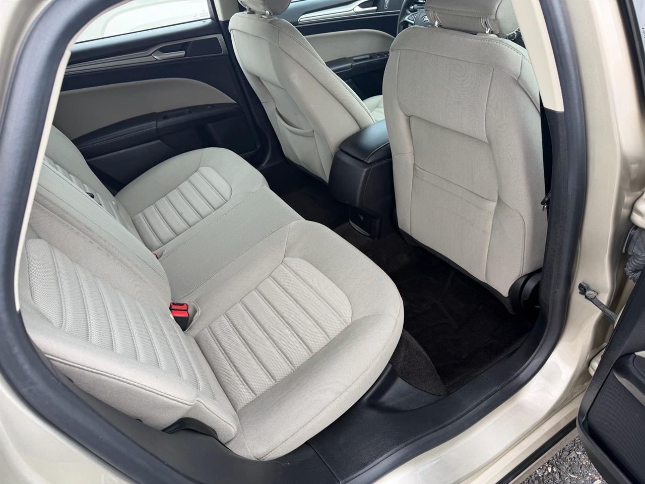 Ford Fusion S FWD 2019