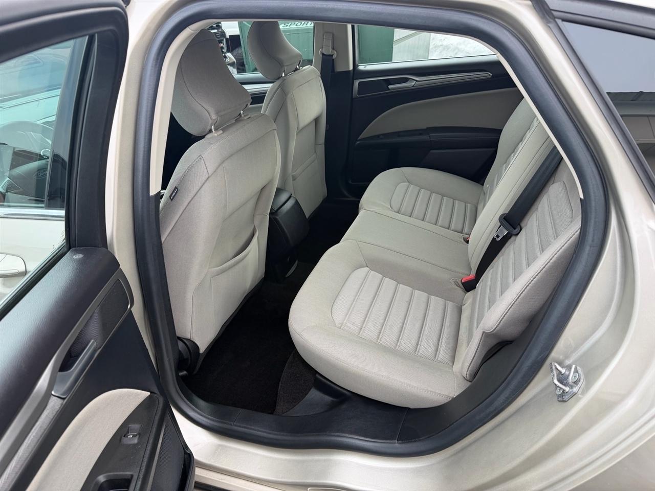 Ford Fusion S FWD 2019