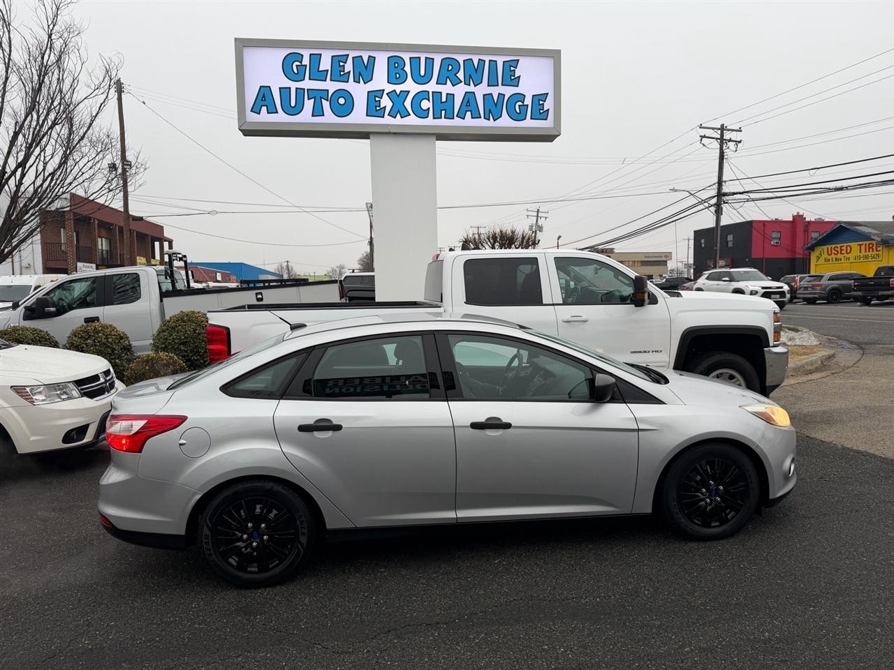 Ford Focus 4dr Sdn S 2014